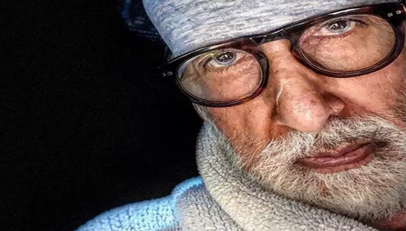 Amitabh Bachchan shares an extreme selfie amidst lockdown of coronavirus