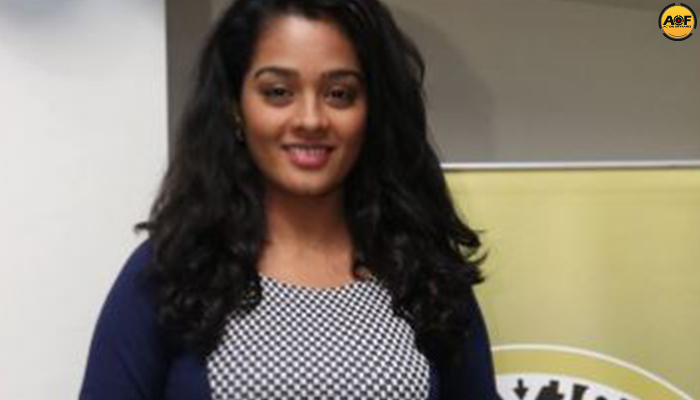 Gayathrie Roped In For Aneethi Kathaigal