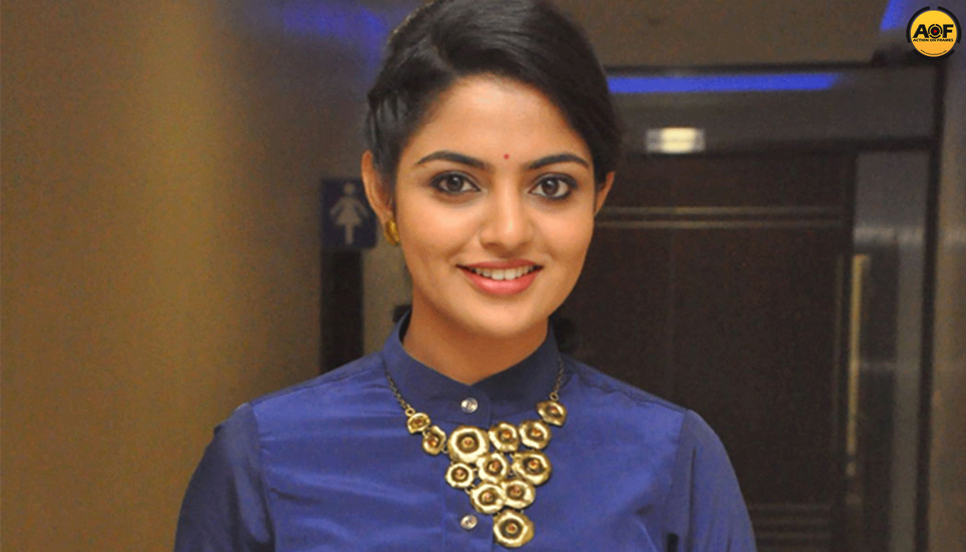 Sneha sreekumar hot
