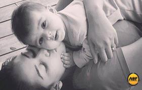 Shahid kapoor shares his daughter photo 