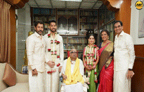 Vikrams Daughter Akshita Gets Married To Manu Ranjit